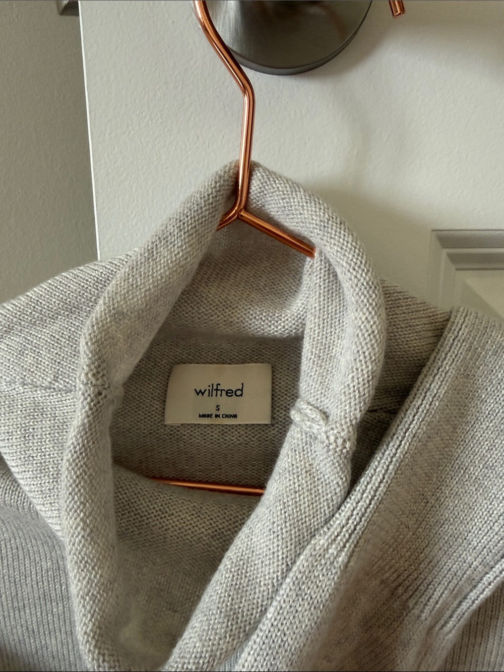 Wilfred Light Gray Turtleneck Sweater - Picture 4 of 8